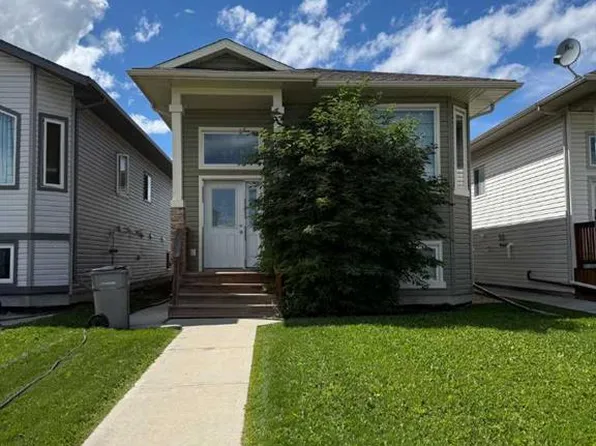 7418 112th St, Grande Prairie, AB T8W 0C6