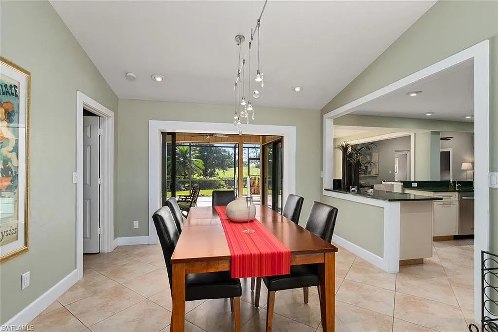 3 bed, 2.0 bath, 2039 sqft, $8,500 — Photo 4