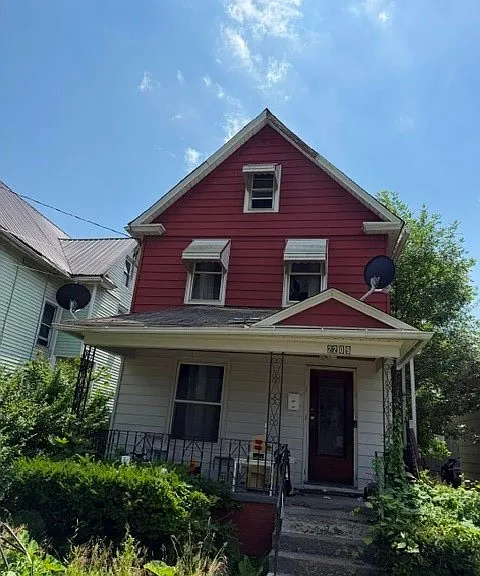 2209 Pierce Ave — Photo 1