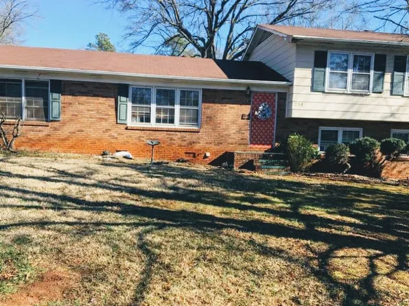 254 River Forest Dr, Boiling Springs, SC 29316