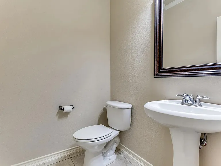 7912 Riverwalk Trl — Photo 17