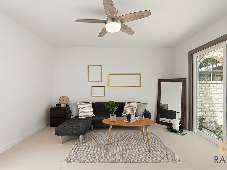 2216 Robyn Ln — Photo 10