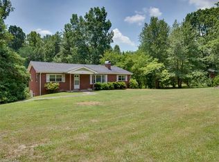 228 Hoopers Creek Rd, Fletcher, NC 28732