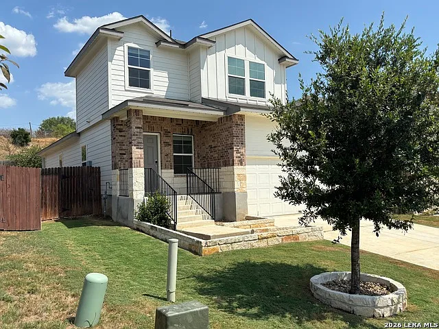3 bed, 2.5 bath, 1858 sqft, $1,899 — Photo 3