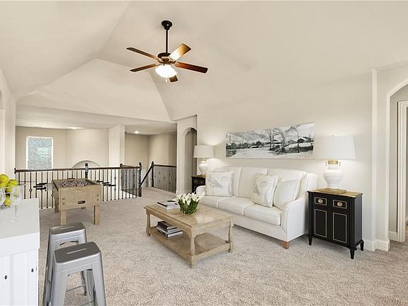 3rd image of 1605 Seminole Ln