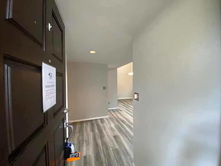 4 Montsalas Dr — Photo 2