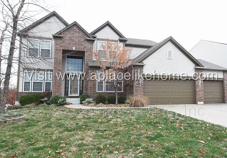22413 W 113th Ter — Photo 2