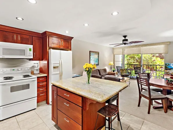 3750 Lower Honoapiilani Rd APT 202, Lahaina, HI 96761