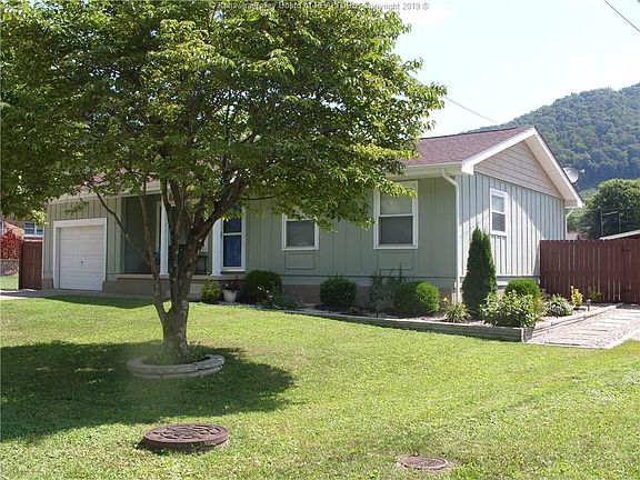 3rd image of 148 Gina Drive Adena Vlg