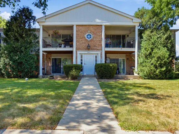 967 Golf Course Rd APT 2, Crystal Lake, IL 60014