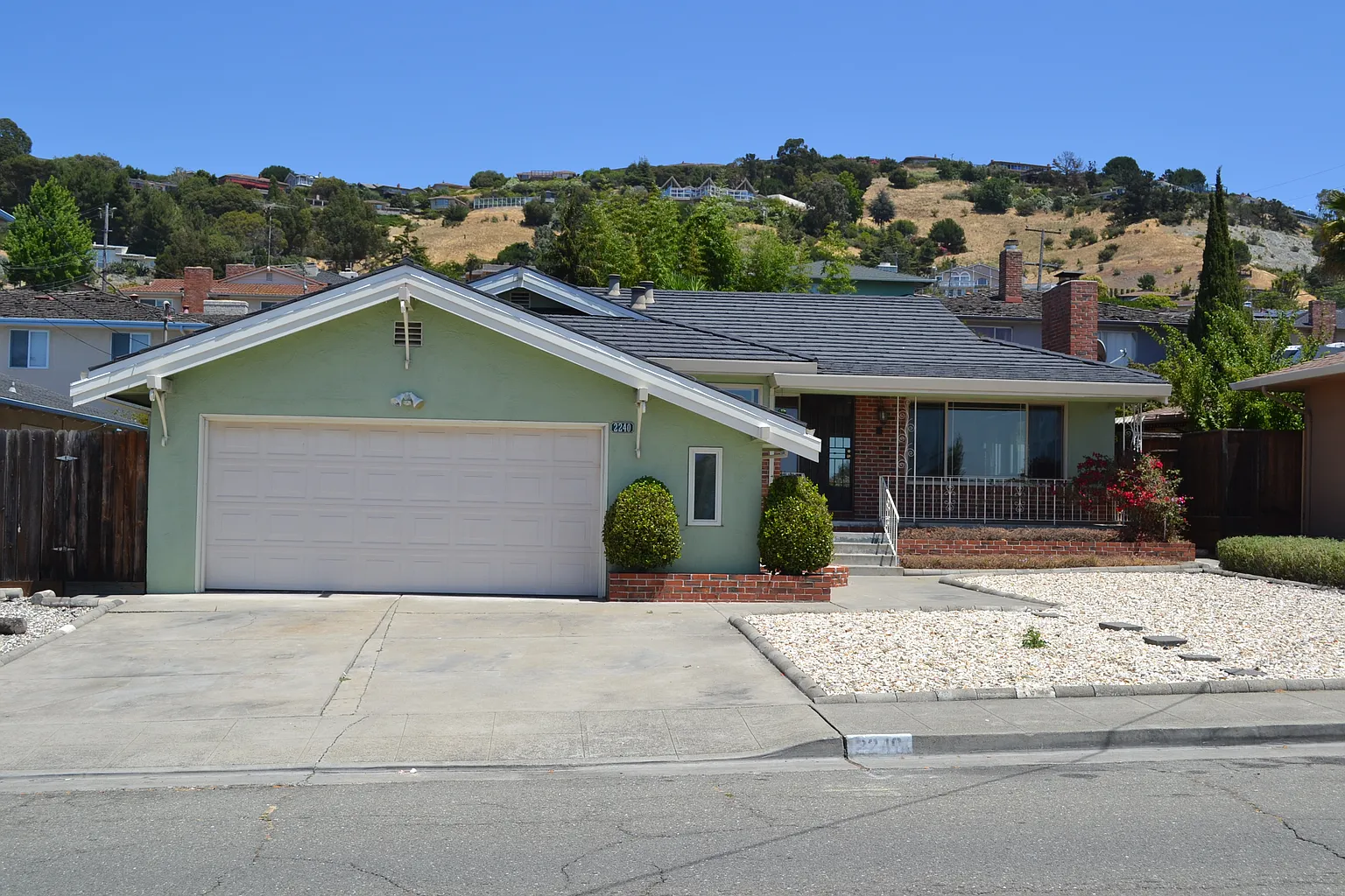 2240 Benedict Dr photo 1