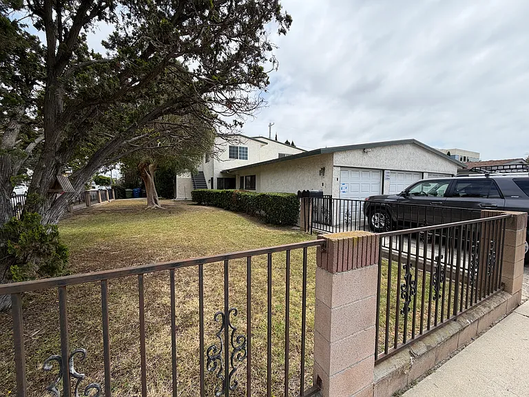 12004 Sylvester St #12004 — Photo 18