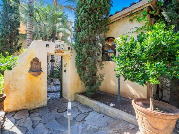 2100 Rogers Way, Santa Rosa, CA 95404