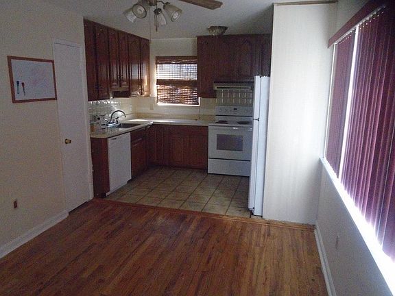 3rd image of 660 Pimlico Dr
