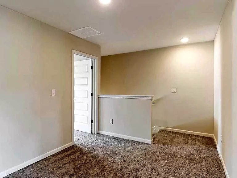 2704 Shetley Creek Dr — Photo 11