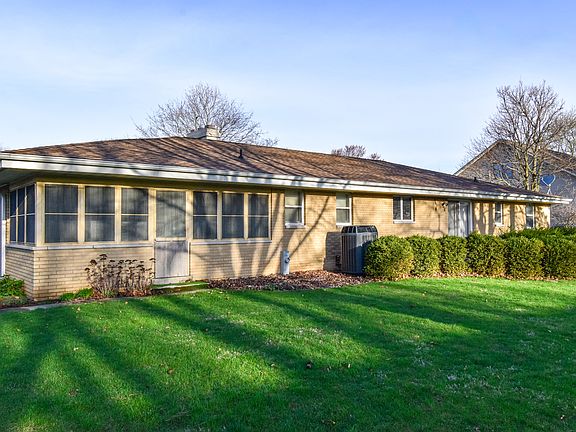 3rd image of 1114 N Bailey Dr