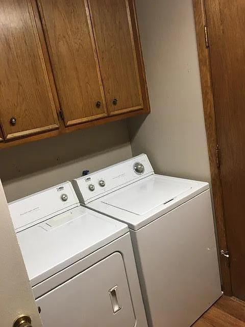 3 bed, 1.5 bath, 1300 sqft, $1,050 — Photo 2