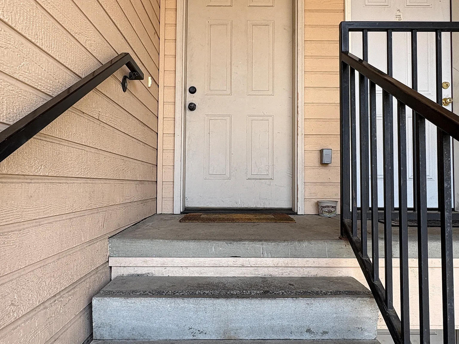 2 bed, 900 sqft, $1,400 — Photo 2