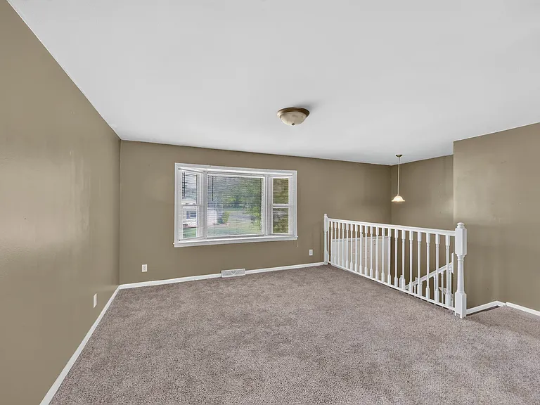 15726 Avalon Ave — Photo 20