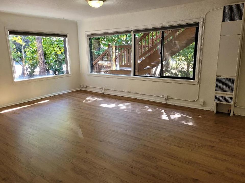 1st image of 11238 NE 68th St #2