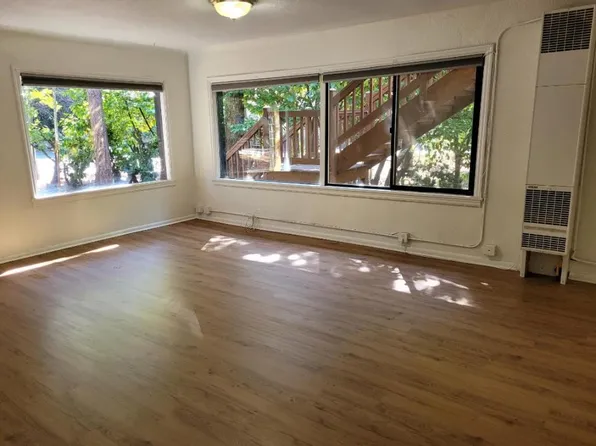 11238 NE 68th St #2, Kirkland, WA 98033