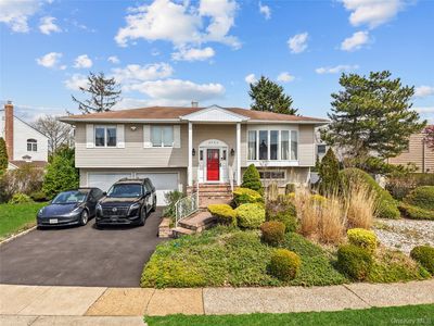 2959 Clubhouse Road, Merrick, NY, 11566