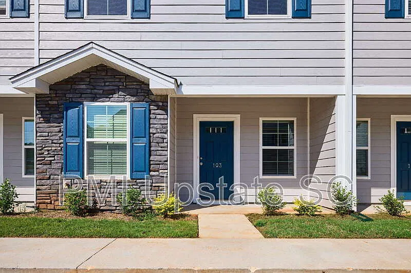 3 bed, 2.5 bath, $1,525 — Photo 2