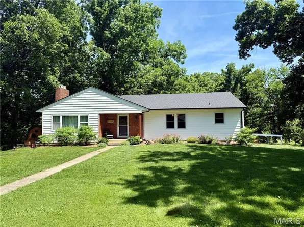 7263 Arke Dr, Belleville, IL 62223