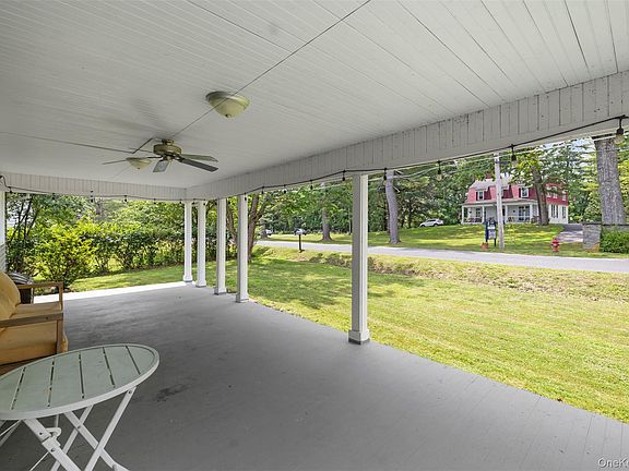 3rd image of 44 Woods Road