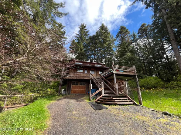 373-375 S Mitkof Hwy, Petersburg, AK 99833