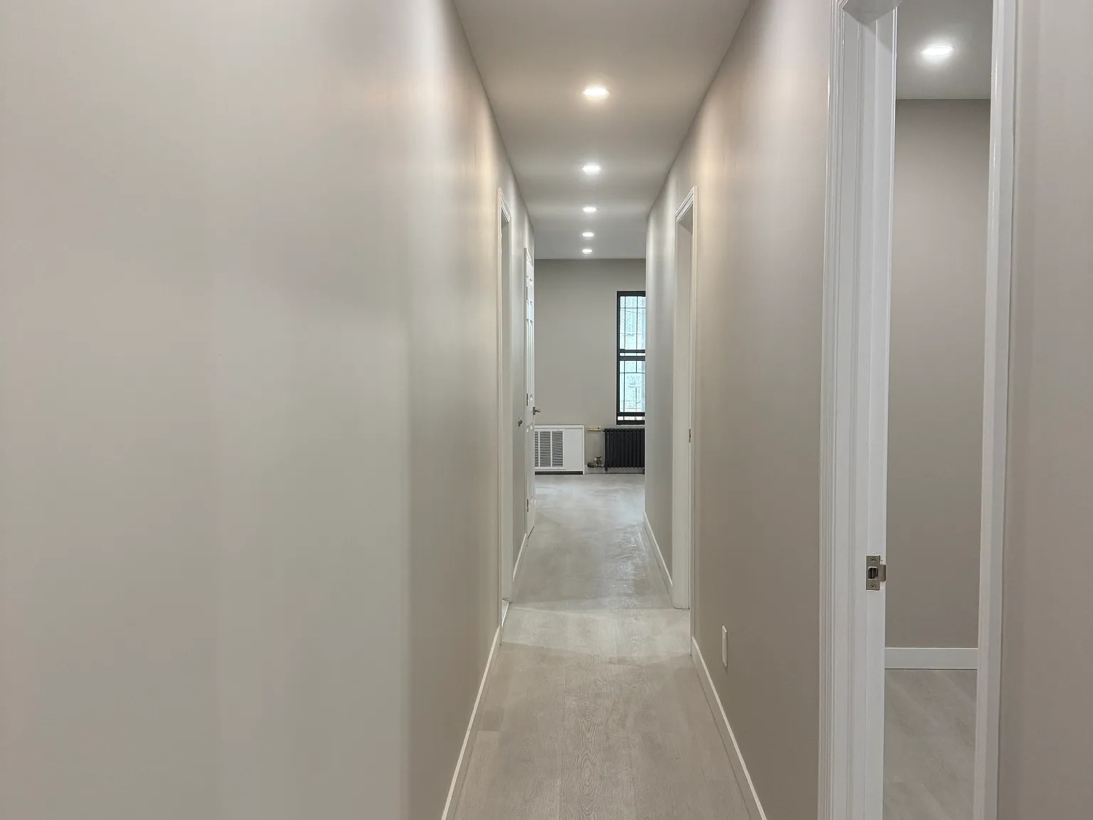 3 bed, 1000 sqft, $3,700 — Photo 4