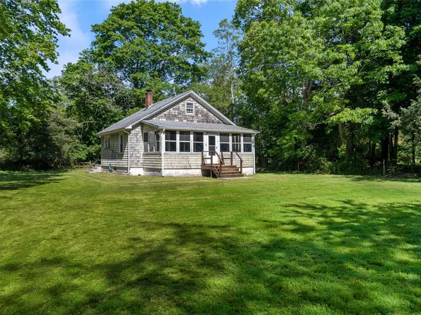 34 Strongs Lane, East Patchogue, NY 11772