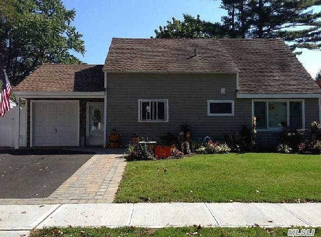 1st image of 35 Pinecone Ln