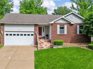 427 Oak Hill Dr, Lake Saint Louis, MO