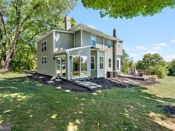 1071 Hammonds Mill Rd, Hedgesville, WV 25427
