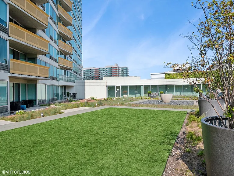 1720 Maple Ave #204 — Photo 23