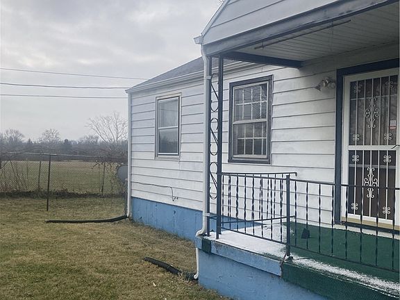 3rd image of 4412 Queens Ave