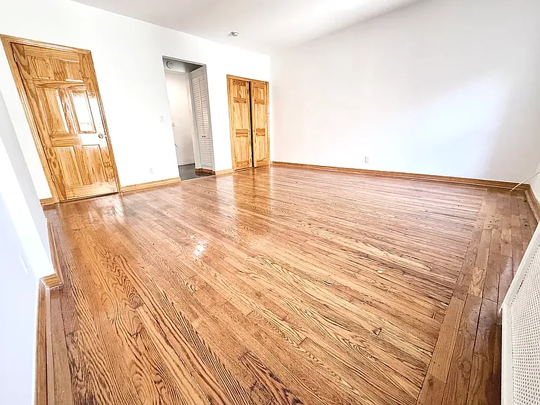 21 E 62nd St #4B — Photo 8