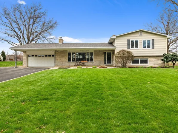 1705 E Springhill Rd, Warsaw, IN 46580