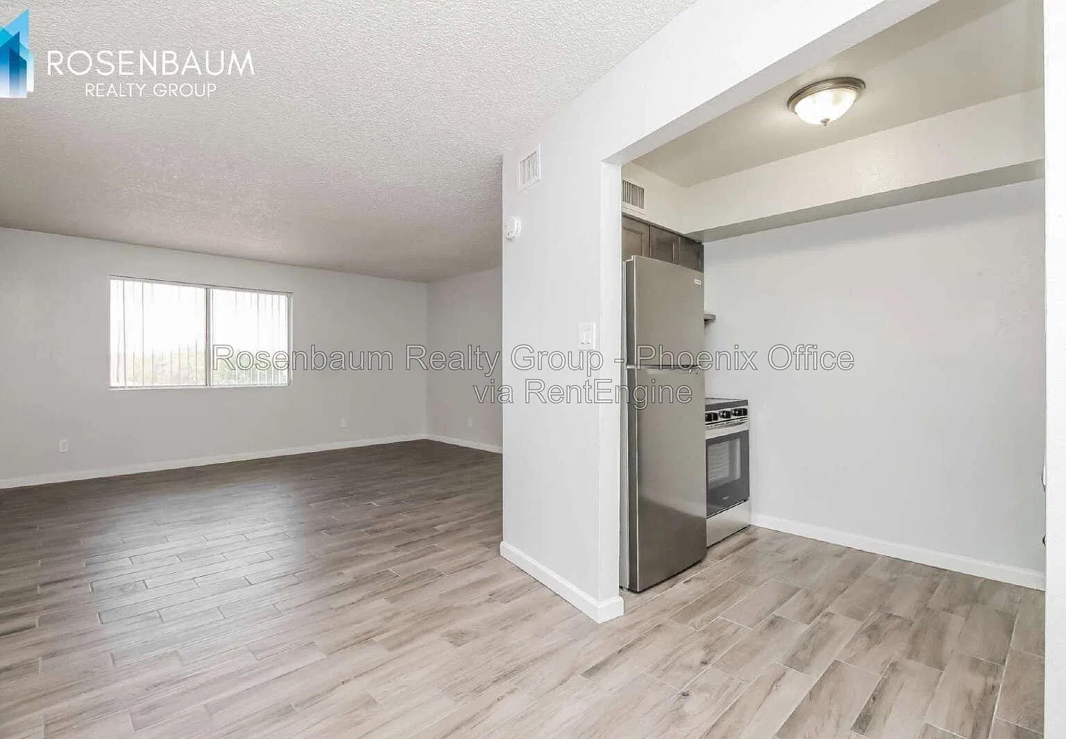 1050 W University Dr — Photo 4