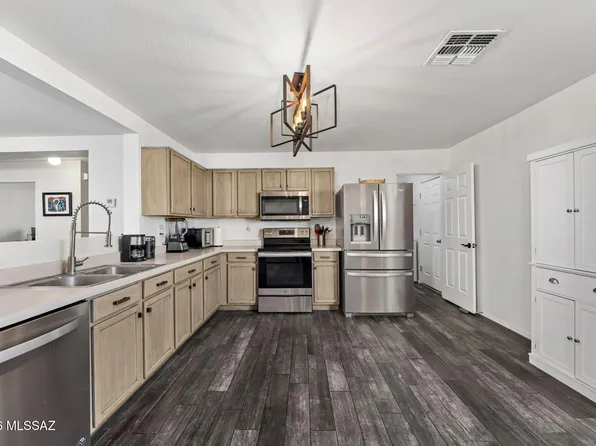 228 E Scarlet Maple St, Sahuarita, AZ 85629
