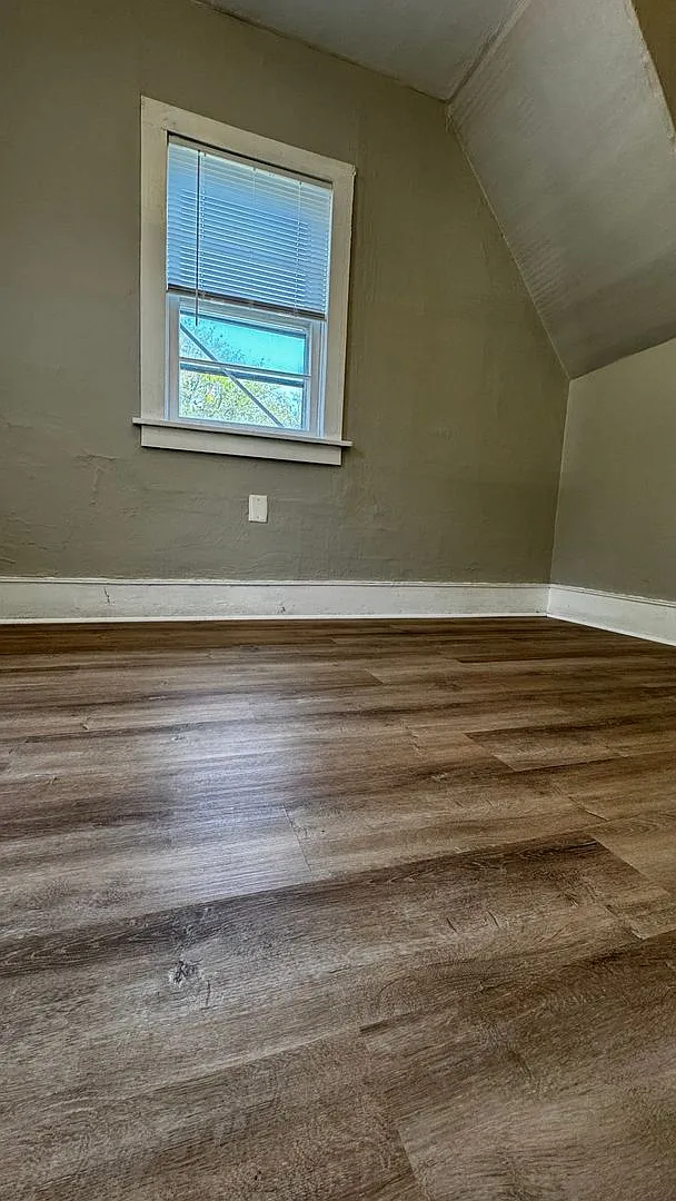 1 bed, 1.0 bath, $1,195 — Photo 4