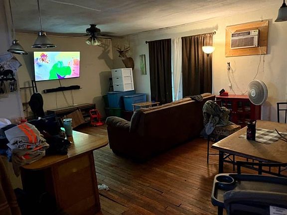 2nd image of 2209 Dartmore St