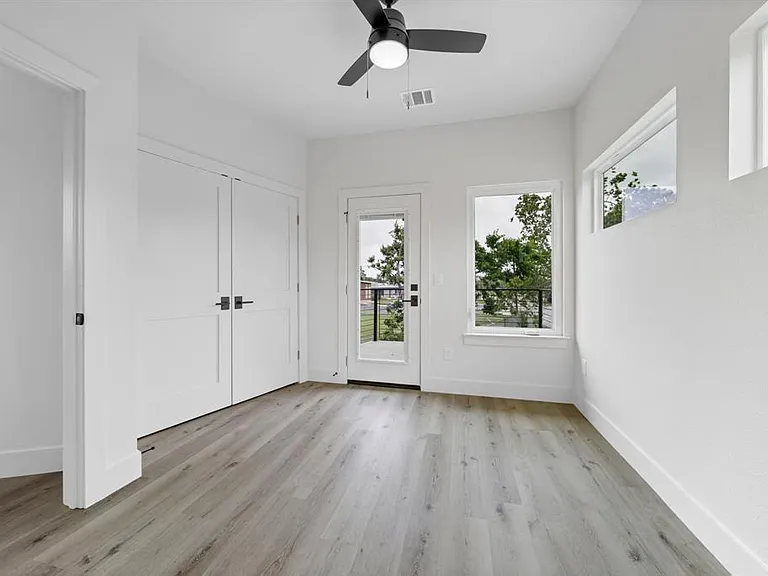 8507 Hathaway Dr #B — Photo 39