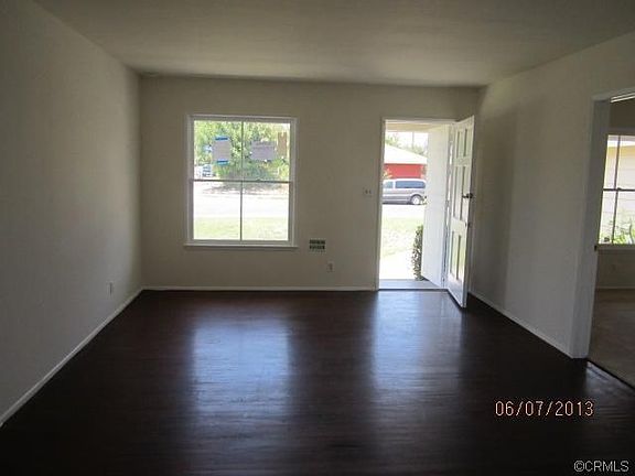 2nd image of 1662 E McKinley Ave