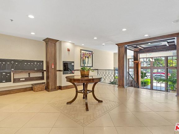 5th image of 1040 4th St Unit 406