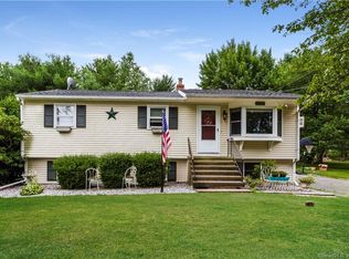 91 Savarese Ln, Burlington, CT 06013