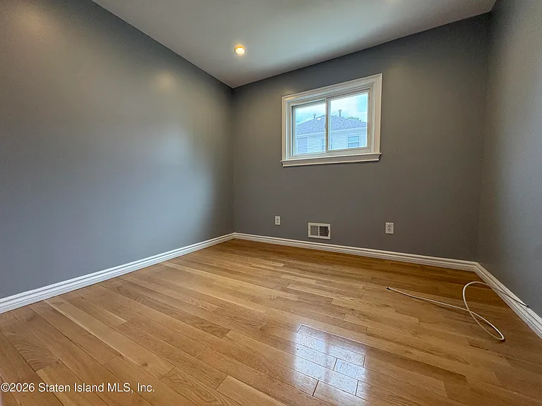 10 Montvale Pl — Photo 5