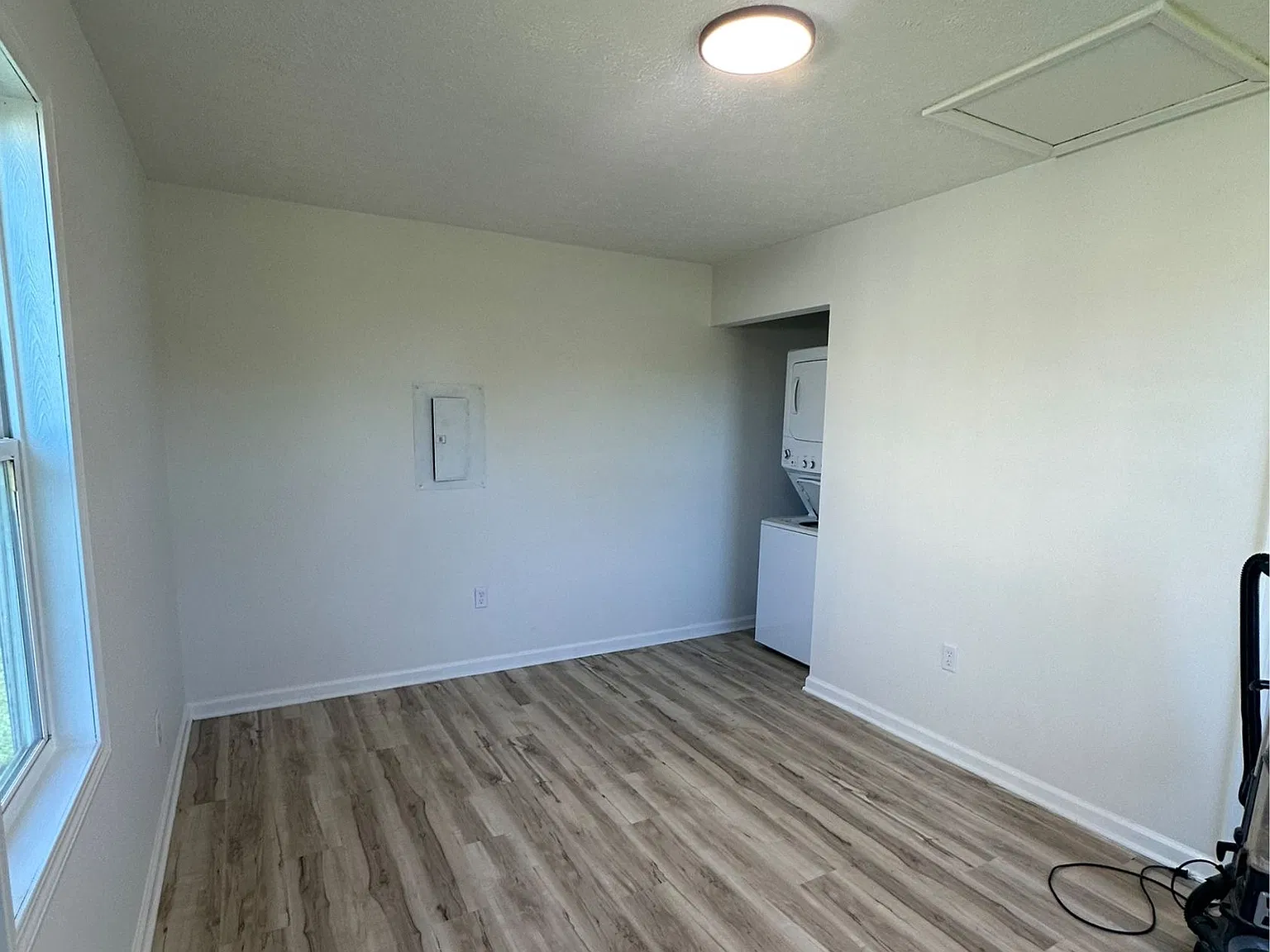 1305 E Vandalia Rd — Photo 4