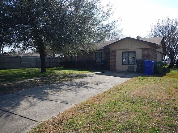 2nd image of 1713 Holly Vista St